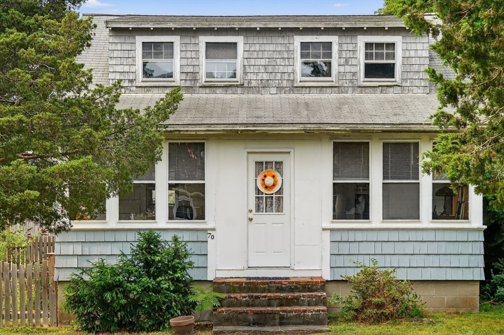 70 Wings Neck Road Bourne, MA 02559 - Photo 3 of 37 Gallery Image 3