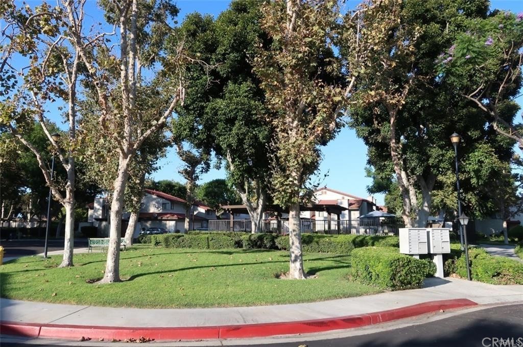 11810 Los Alisos Circle Norwalk, CA 90650 - Photo 17 of 26 Clean and beautiful common area at entry