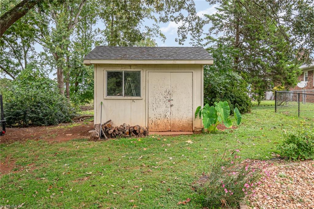 2241 Huffman Mill Road Burlington, NC 27215 - Photo 25 of 27 Gallery Image 25