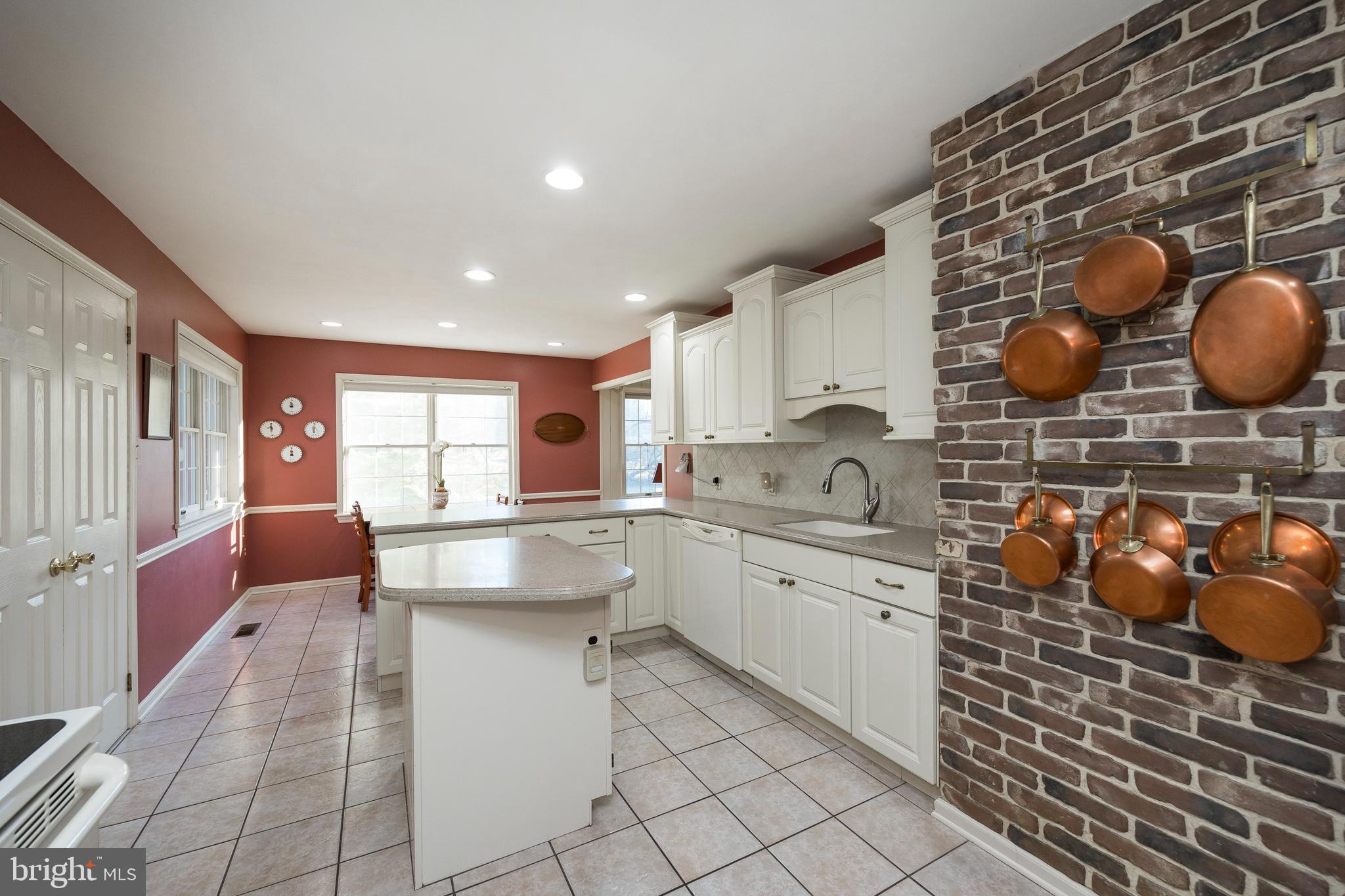 12 Downing Circle Downingtown, PA 19335 - Photo 9 of 43