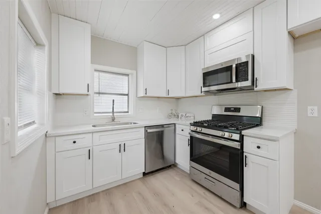 $1,198 | 4356 B Phlox Street, Houston, TX 77051