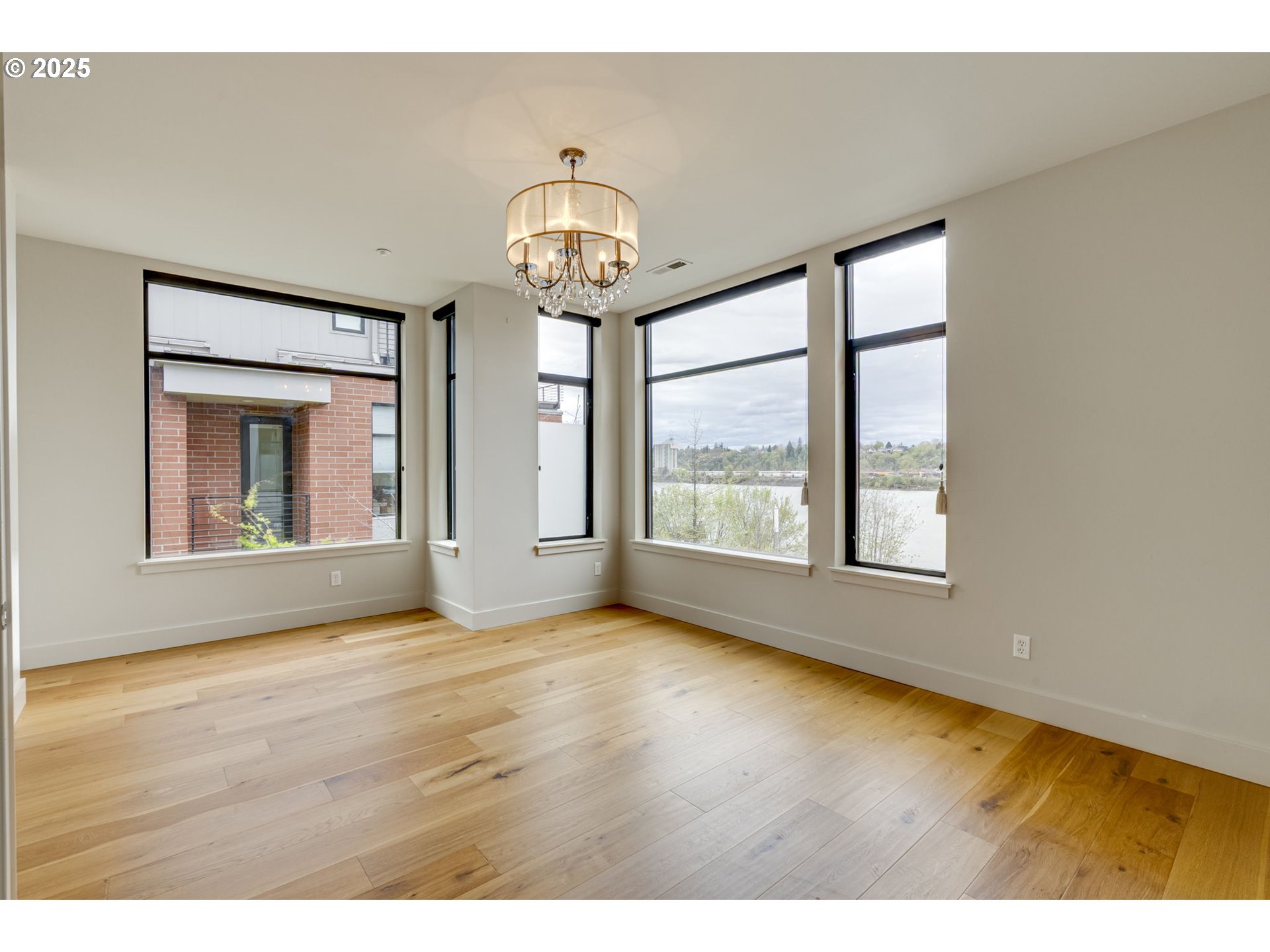 1716 Northwest Riverscape Street Portland, OR 97209 - Photo 17 of 44