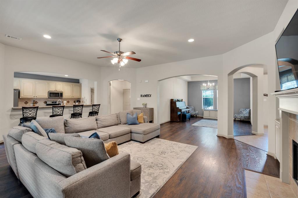 5009 Prosperity Row Midlothian, TX 76065 - Photo 7 of 34