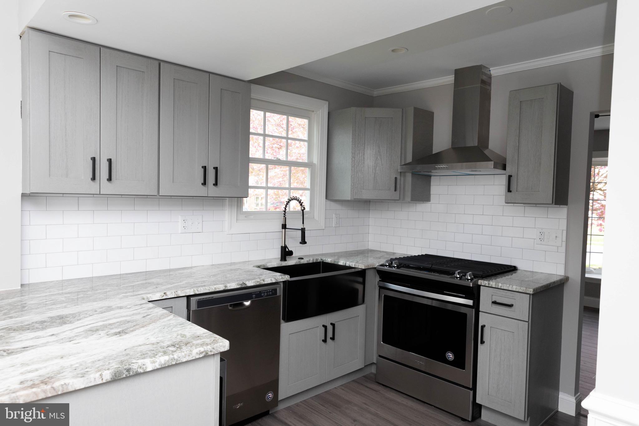 7 Hartford Road Laurel Springs, NJ 08021 - Photo 3 of 42