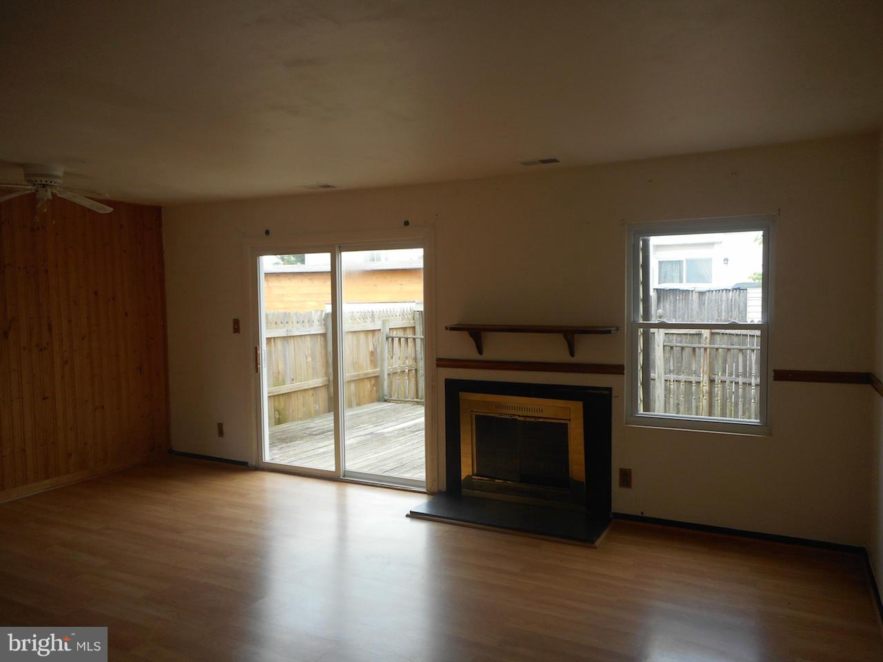 17518 Hoskinson Road Poolesville, MD 20837 - Photo 8 of 22 Family Room
