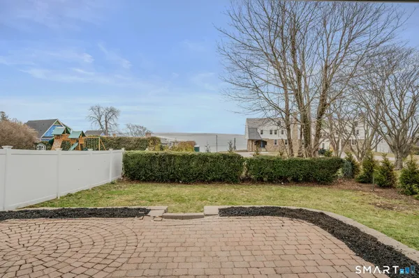 $850,000 | 1092 Ocean Avenue, New London, CT 06320