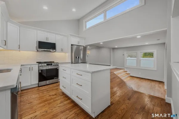 $850,000 | 1092 Ocean Avenue, New London, CT 06320