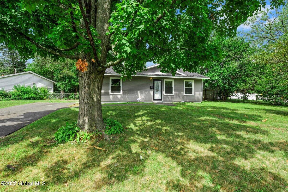 18 Hunting Road Albany, NY 12205 - Photo 3 of 30 3