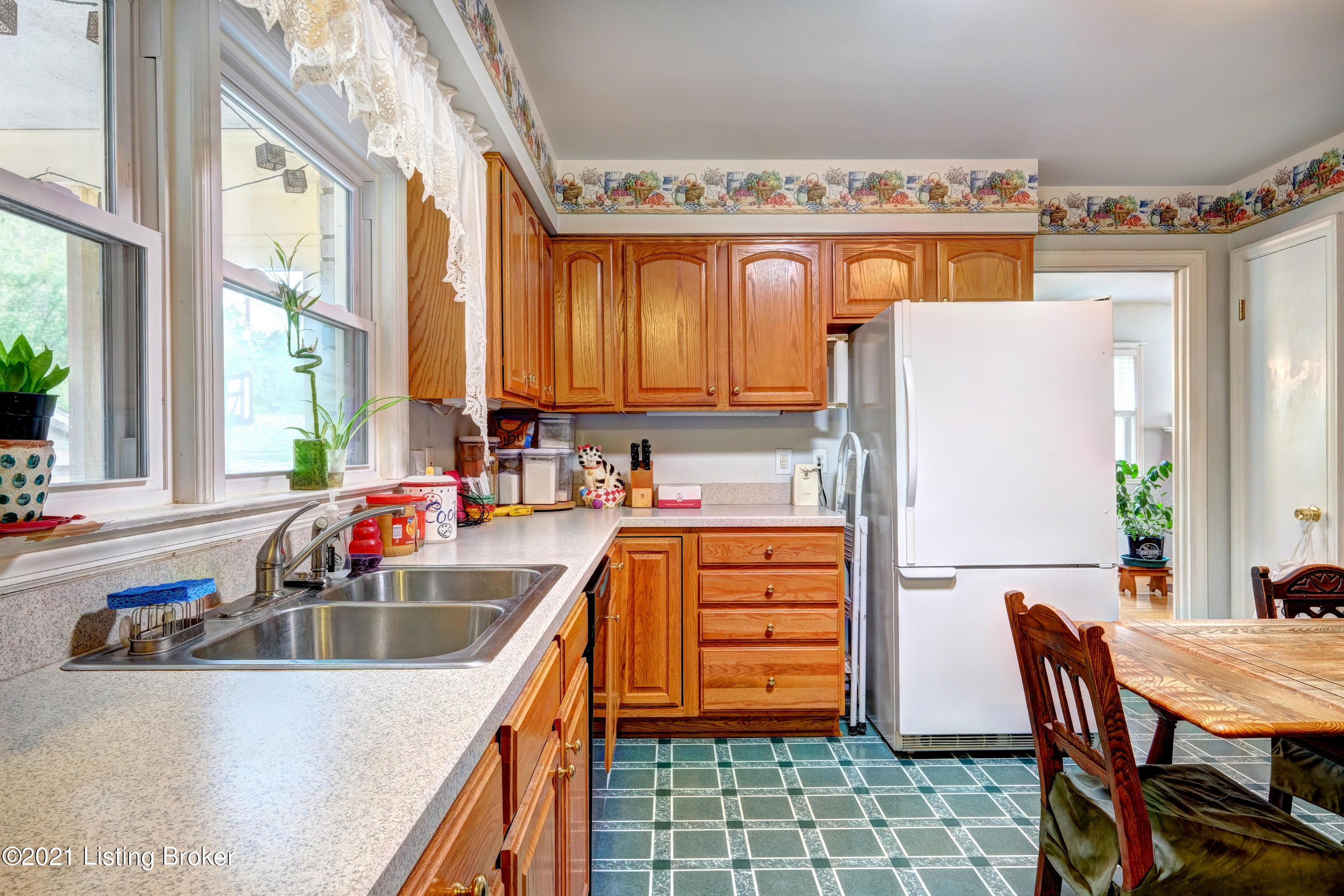 217 Bramton Road Louisville, KY 40207 - Photo 13 of 28 1 Bramton #16