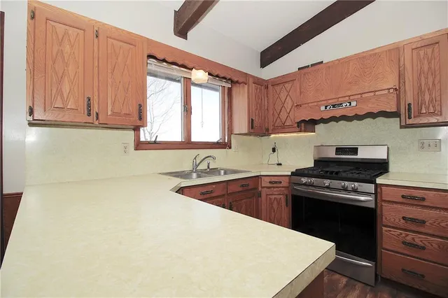 $292,000 | 25237 Northwest Barton Road, Westphalia, KS 66093