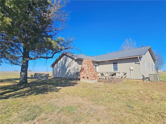 $292,000 | 25237 Northwest Barton Road, Westphalia, KS 66093