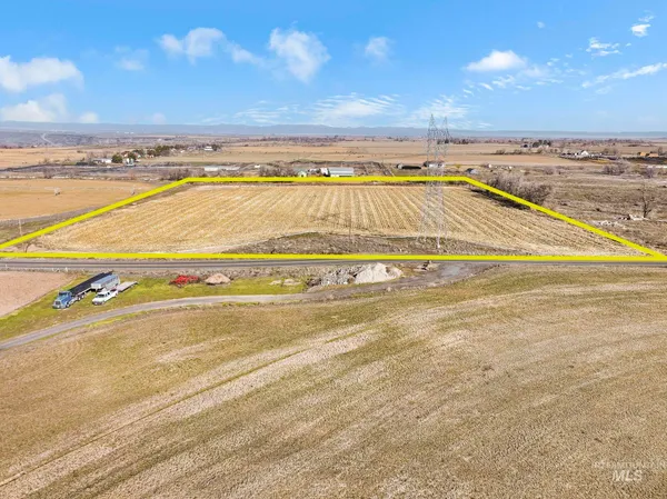 $334,900 | 1062 East 2500 South, Hagerman, ID 83332