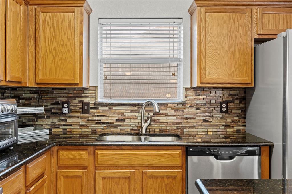 225 Cobblestone Circle Red Oak, TX 75154 - Photo 15 of 37