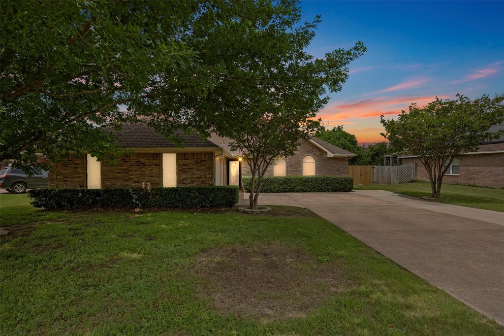 225 Cobblestone Circle Red Oak, TX 75154 - Photo 2 of 37