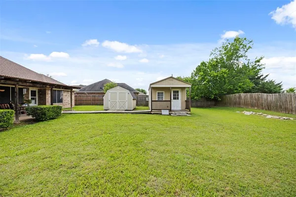 $350,000 | 225 Cobblestone Circle, Red Oak, TX 75154