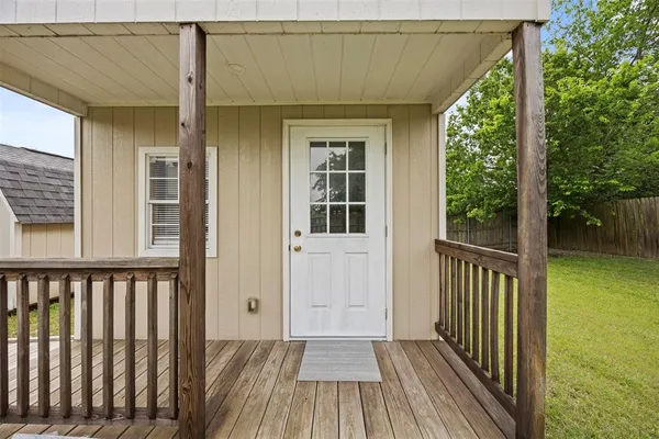 $350,000 | 225 Cobblestone Circle, Red Oak, TX 75154