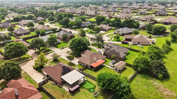 $350,000 | 225 Cobblestone Circle, Red Oak, TX 75154