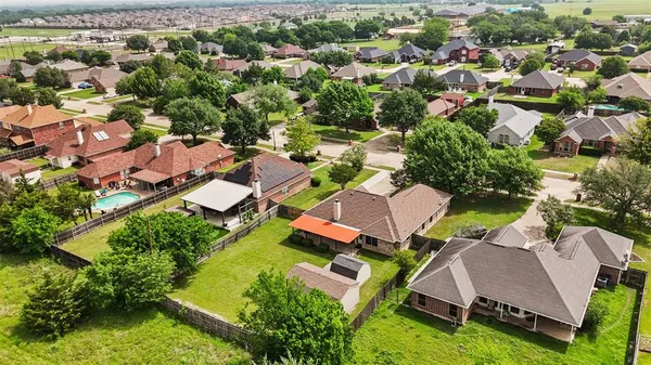 $350,000 | 225 Cobblestone Circle, Red Oak, TX 75154