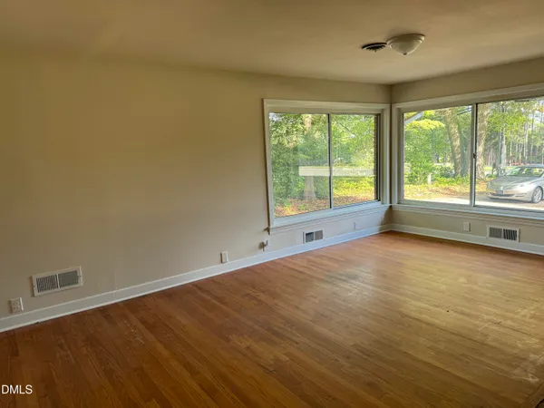 $2,850 | 4916 Western Boulevard, Raleigh, NC 27606