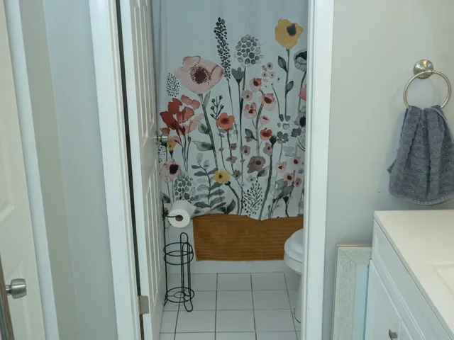 $93,000 | 2306 Holiday Terrace, Unit 144, Lansing, IL 60438