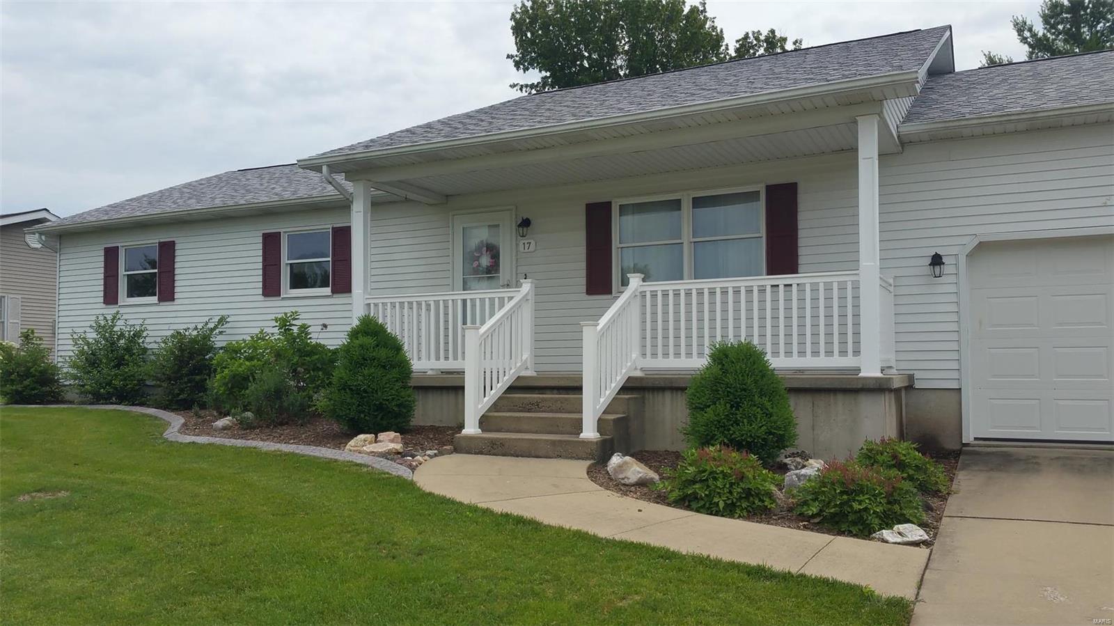 17 Ridge Drive Litchfield, IL 62056 - Photo 1 of 27 Gallery Image 1