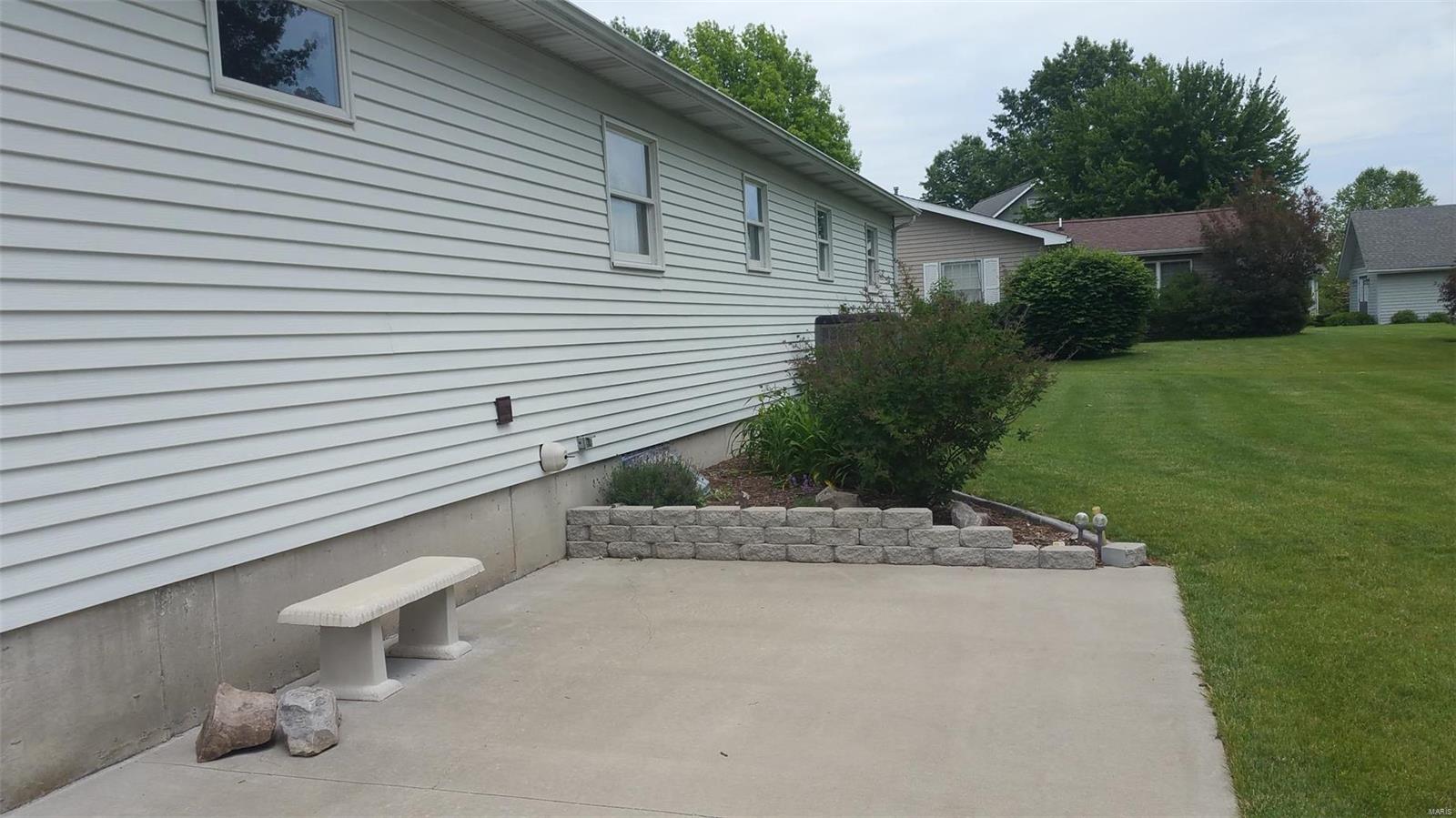 17 Ridge Drive Litchfield, IL 62056 - Photo 26 of 27 Gallery Image 26