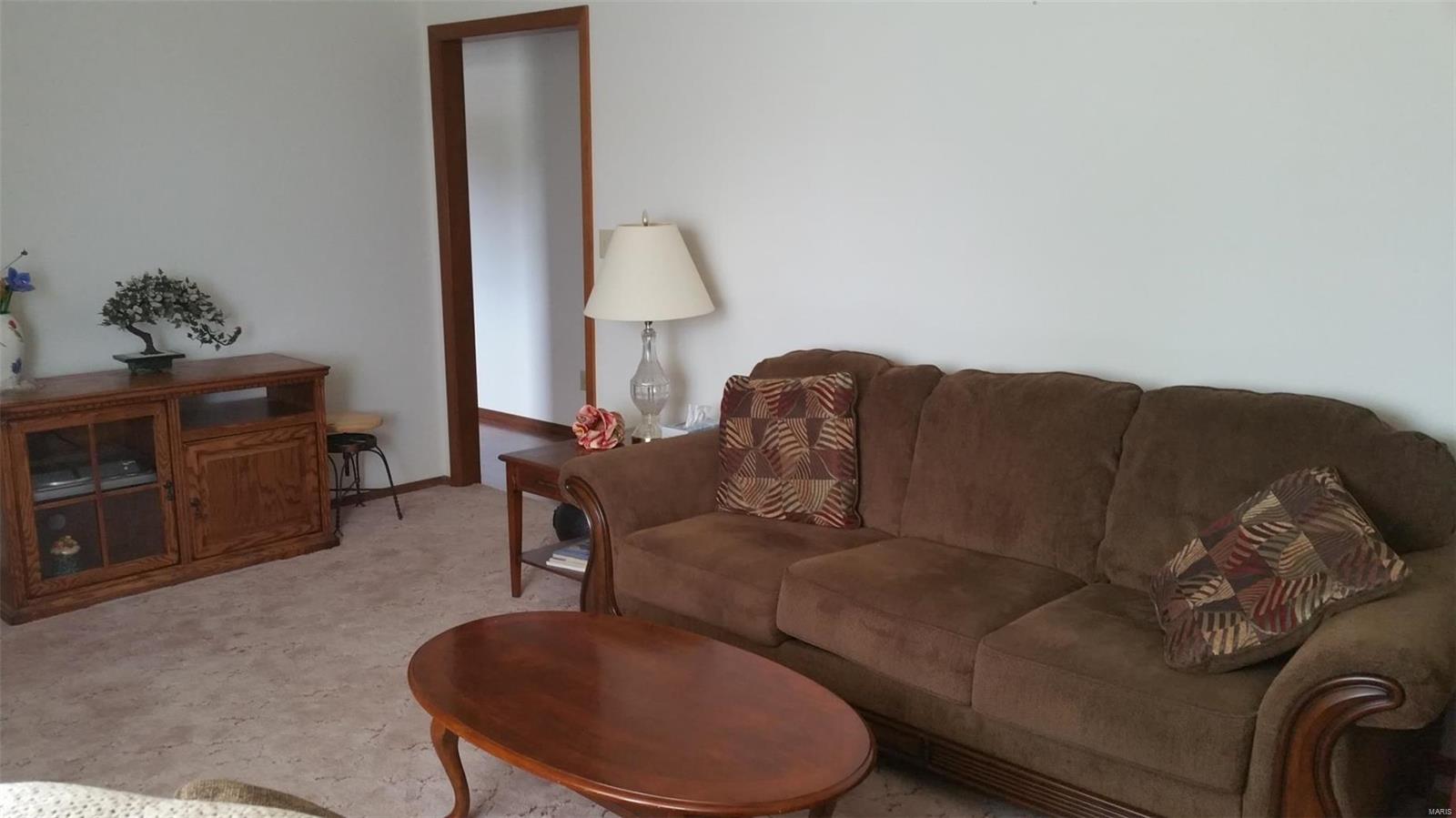 17 Ridge Drive Litchfield, IL 62056 - Photo 4 of 27 Gallery Image 4