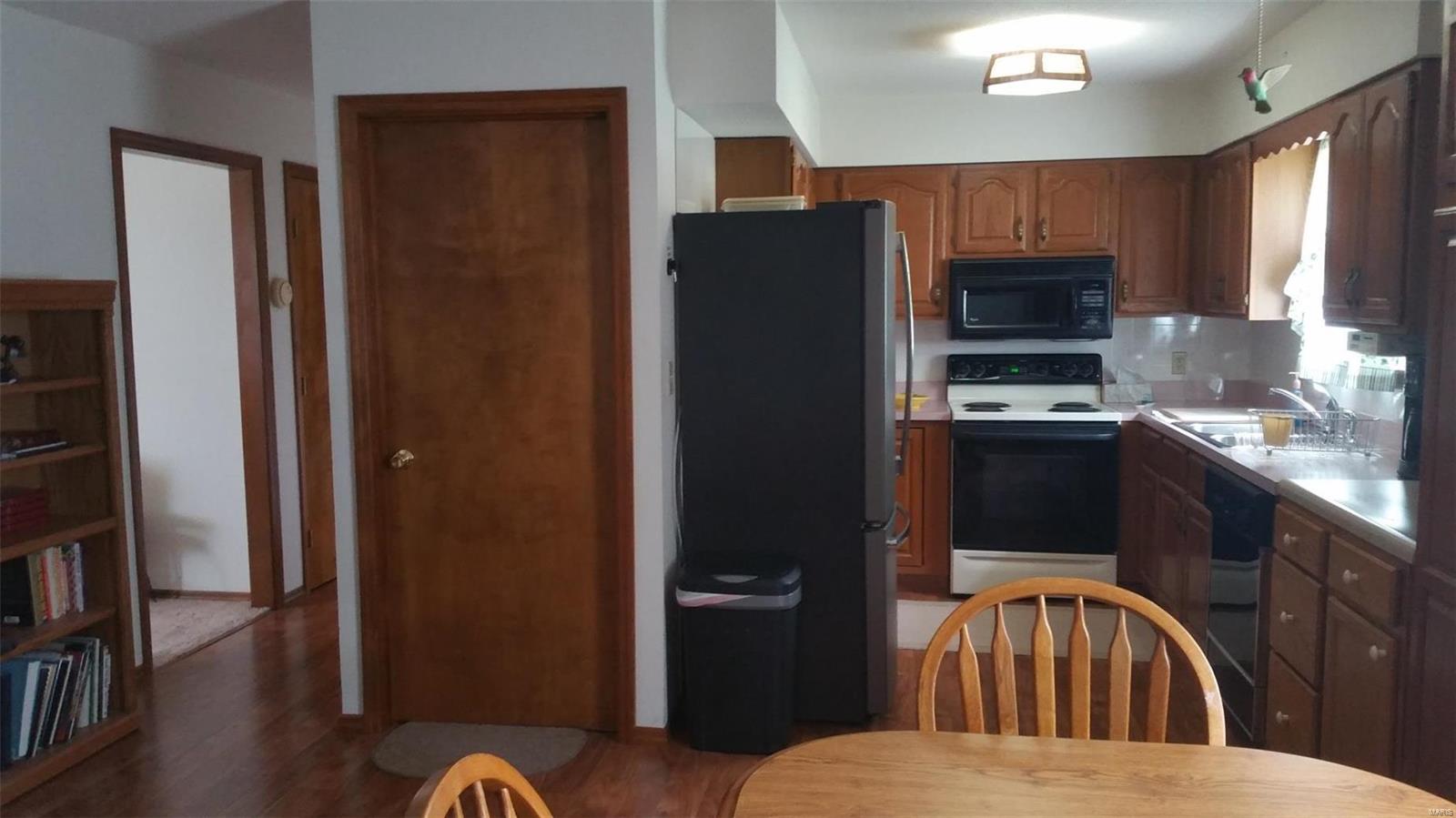 17 Ridge Drive Litchfield, IL 62056 - Photo 7 of 27 Gallery Image 7