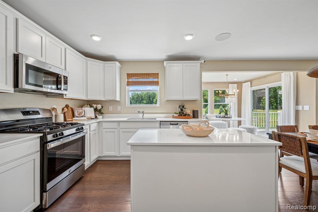 4107 Sedgeview Circle Howell, MI 48843 - Photo 4 of 18