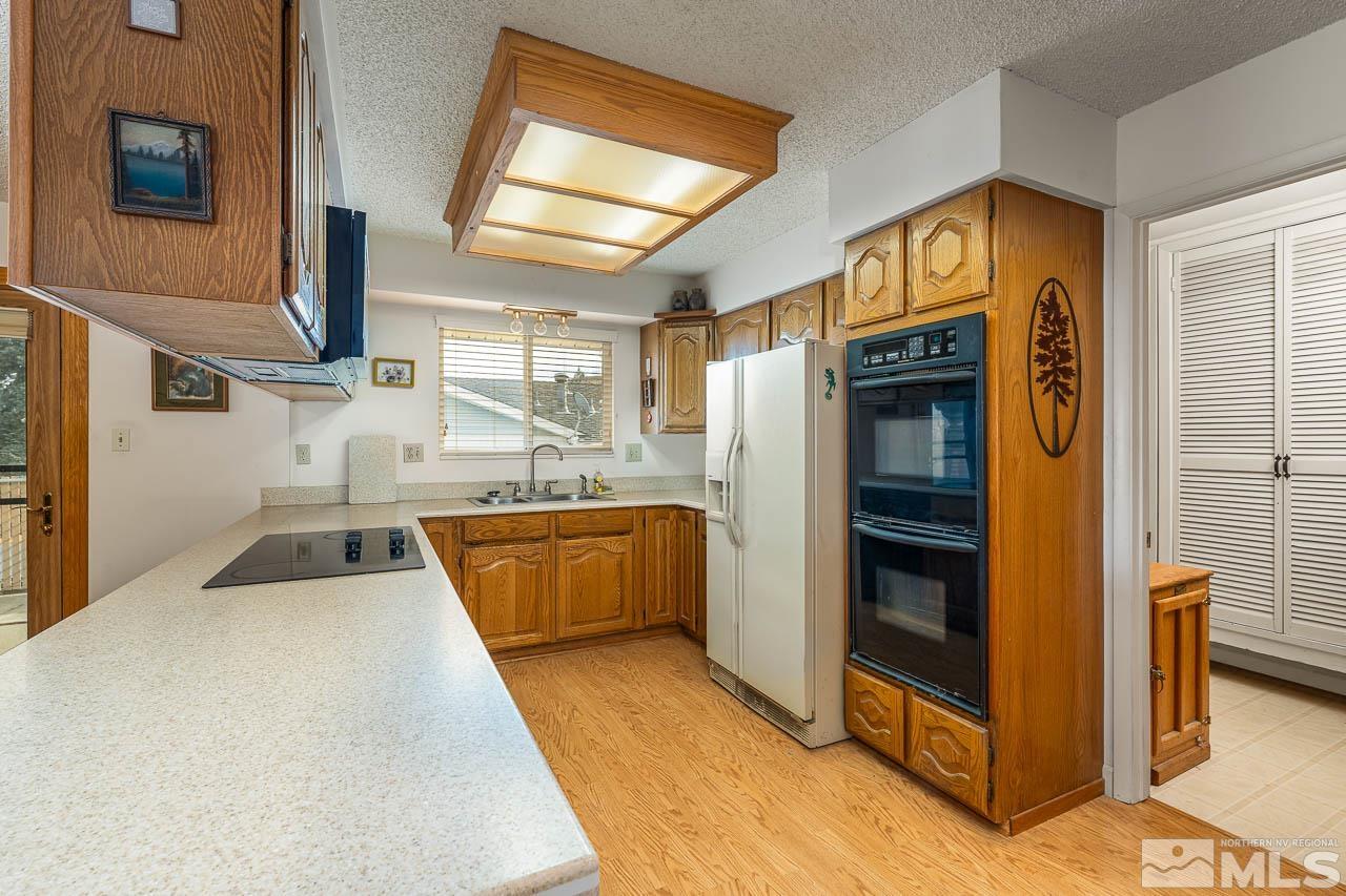 3075 Heatheridge Lane Reno, NV 89509 - Photo 9 of 38 Photo 9