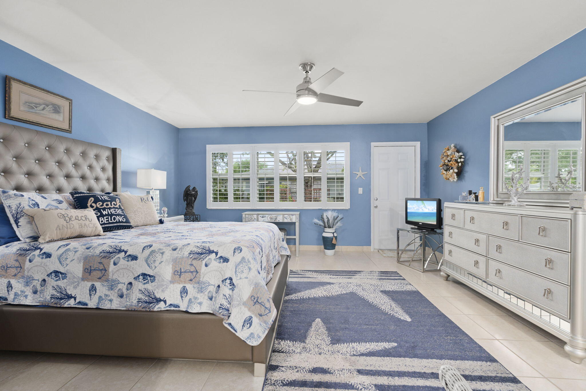 1177 South Drive Circle, Unit B Delray Beach, FL 33445 - Photo 18 of 41 OWNERS SUITE