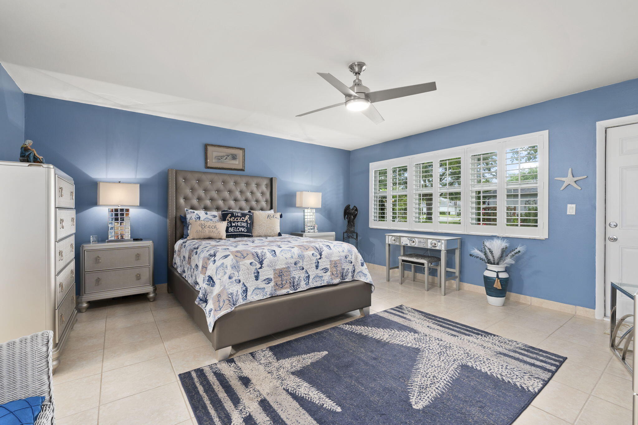 1177 South Drive Circle, Unit B Delray Beach, FL 33445 - Photo 19 of 41 OWNERS SUITE