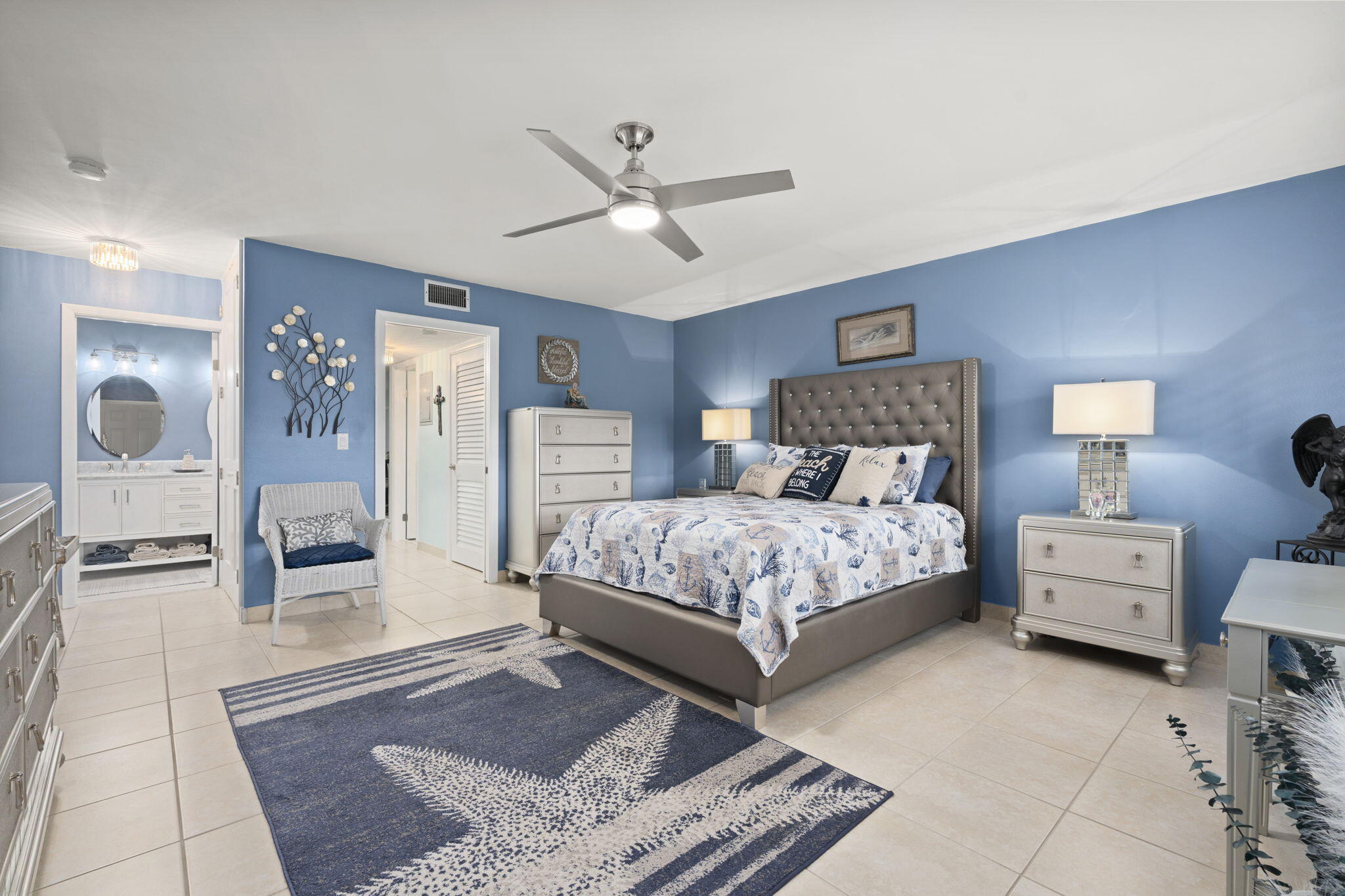 1177 South Drive Circle, Unit B Delray Beach, FL 33445 - Photo 21 of 41 OWNERS SUITE