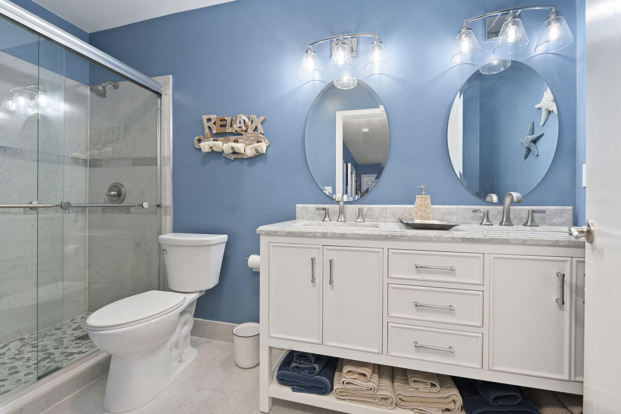 1177 South Drive Circle, Unit B Delray Beach, FL 33445 - Photo 24 of 41 OWNERS BATH