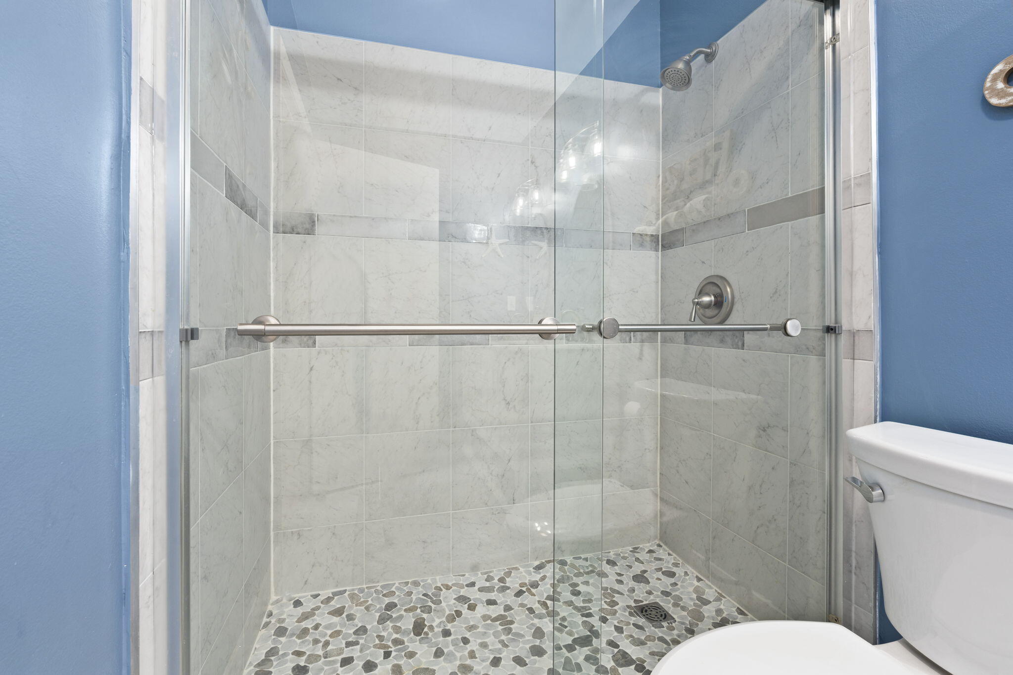 1177 South Drive Circle, Unit B Delray Beach, FL 33445 - Photo 25 of 41 OWNERS BATH