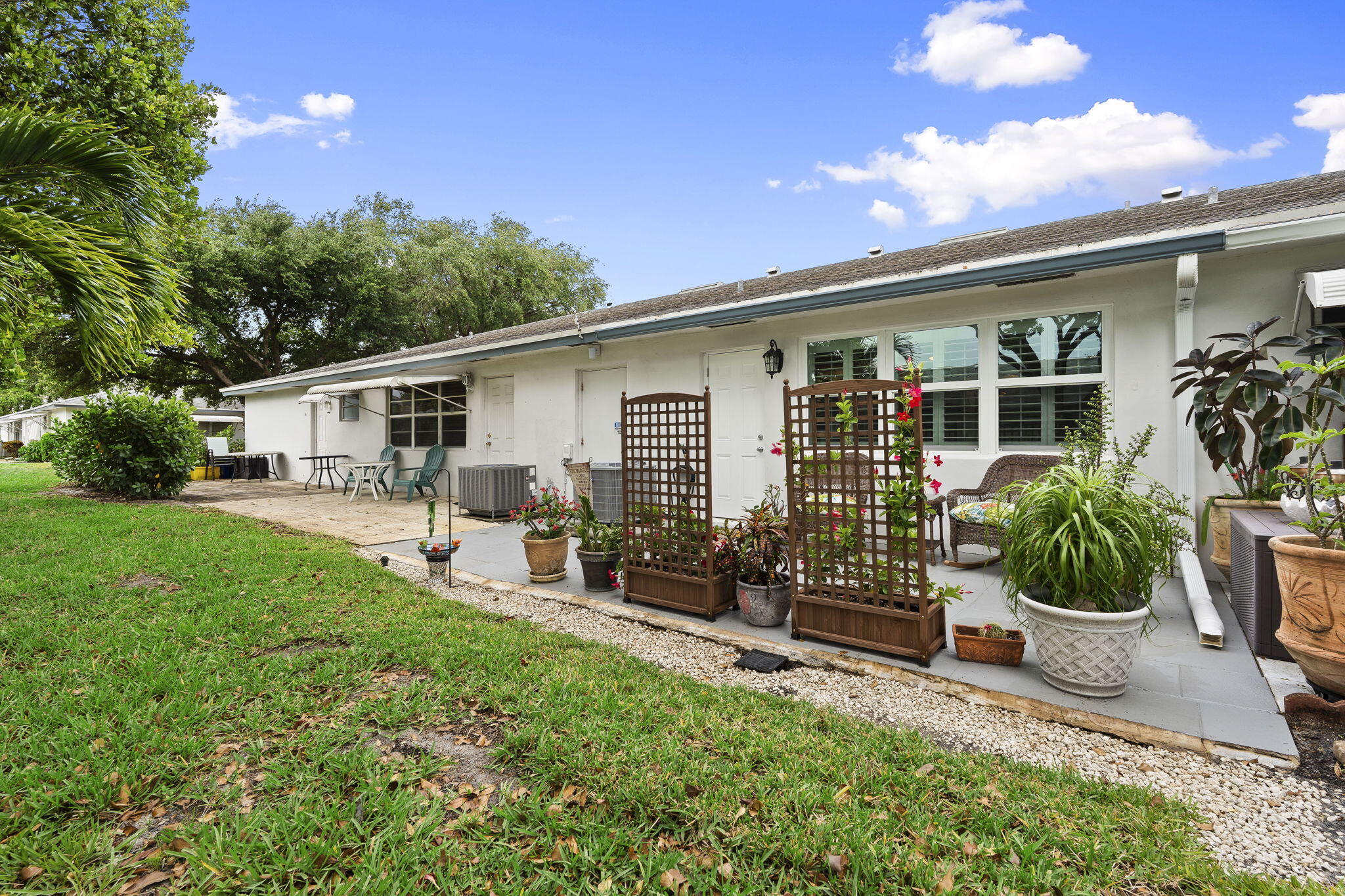 1177 South Drive Circle, Unit B Delray Beach, FL 33445 - Photo 29 of 41 BACK PATIO
