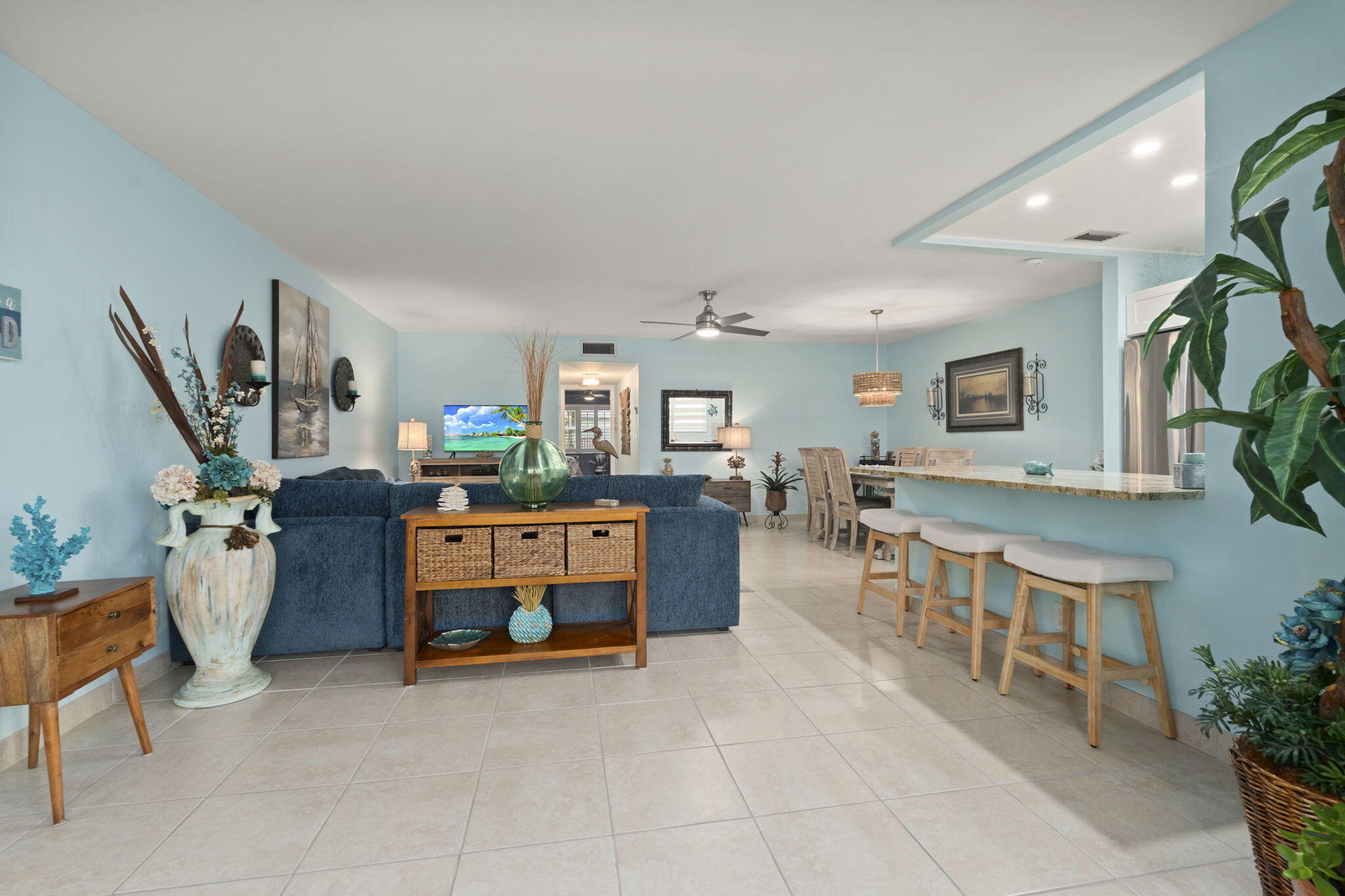 1177 South Drive Circle, Unit B Delray Beach, FL 33445 - Photo 4 of 41 VIEW TO LIVING ROOM