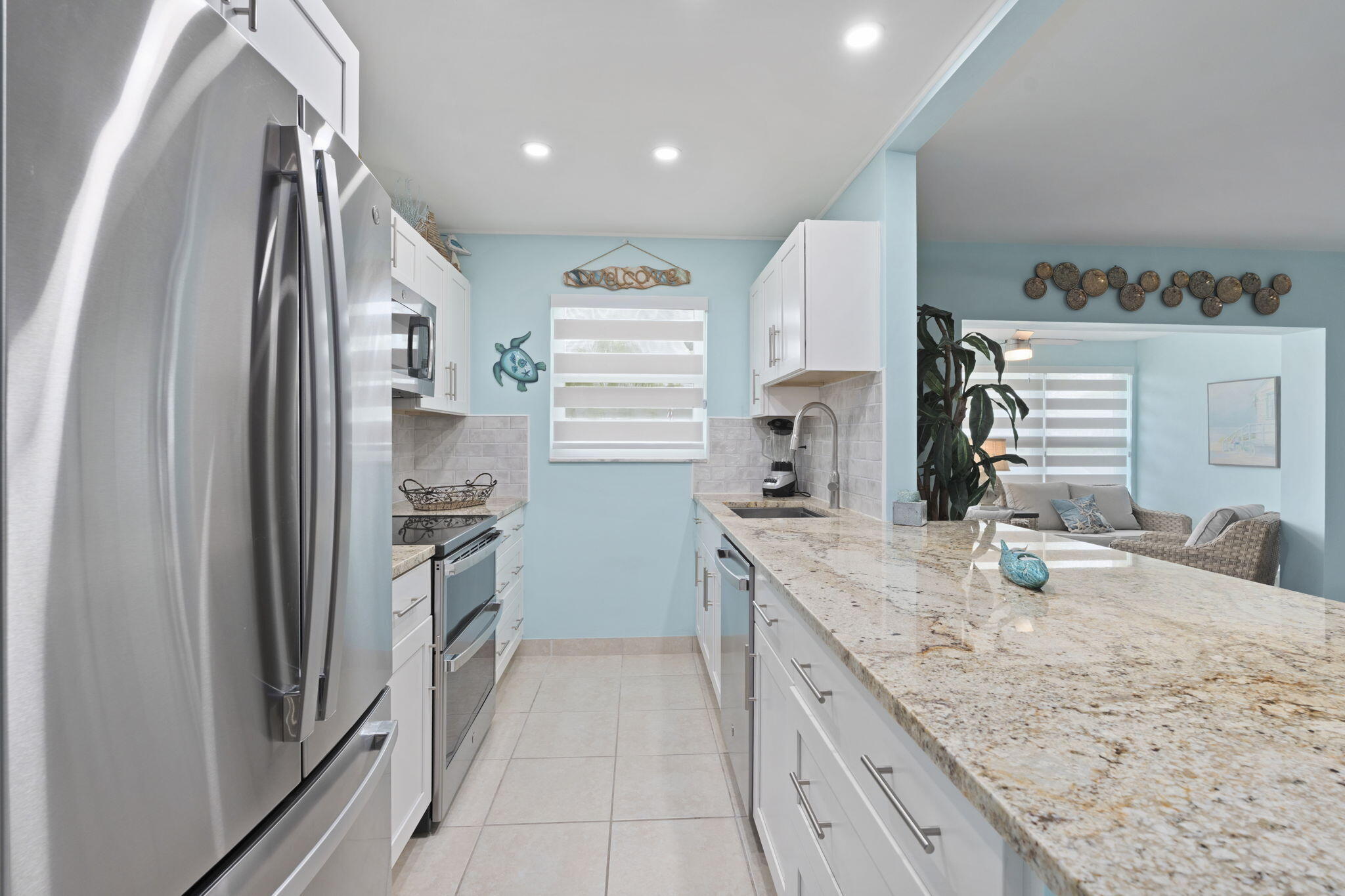1177 South Drive Circle, Unit B Delray Beach, FL 33445 - Photo 9 of 41 KITCHEN