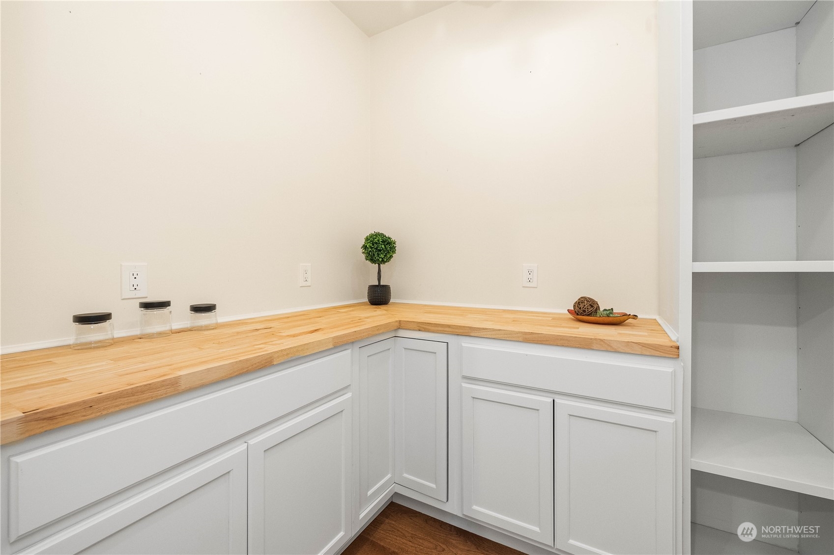 11011 Bunk Foss Road Snohomish, WA 98290 - Photo 8 of 40 Gallery Image 8