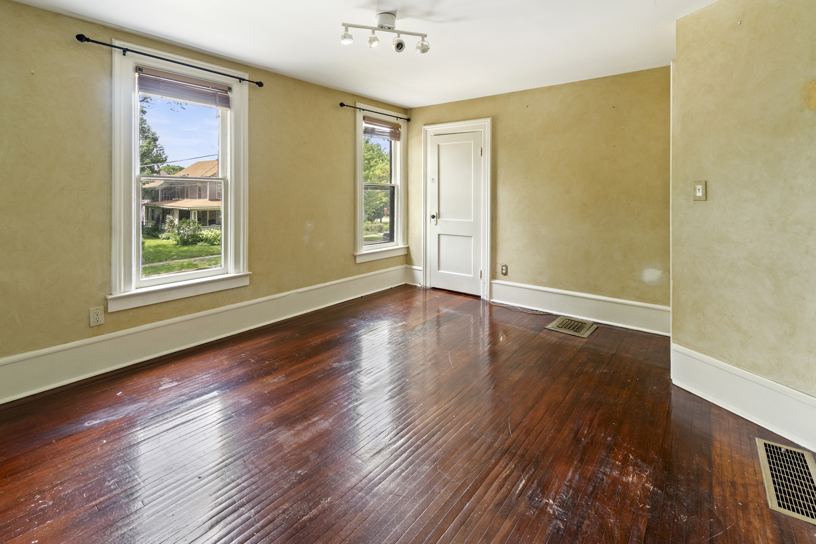 509 North Spring Street Elgin, IL 60120 - Photo 28 of 48