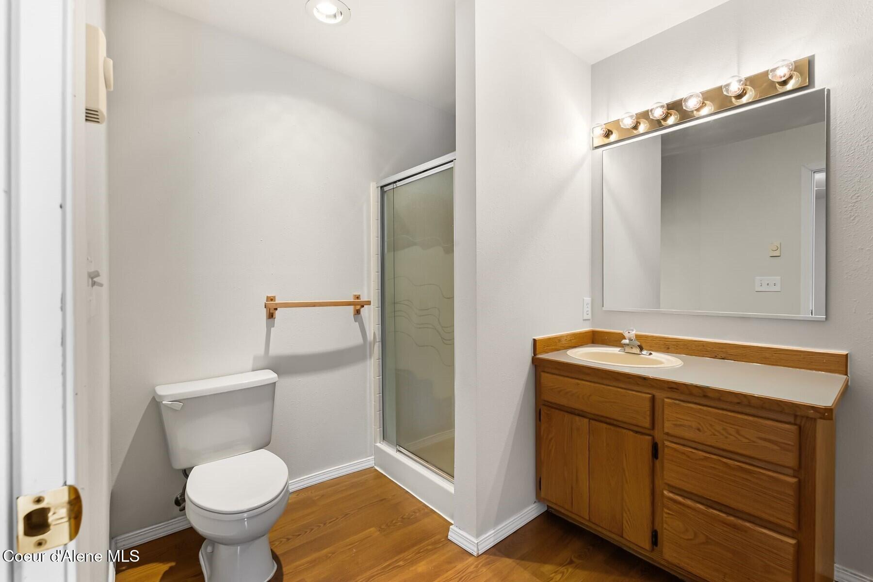 44 Campbell Loop Laclede, ID 83841 - Photo 18 of 43 Master Bathroom