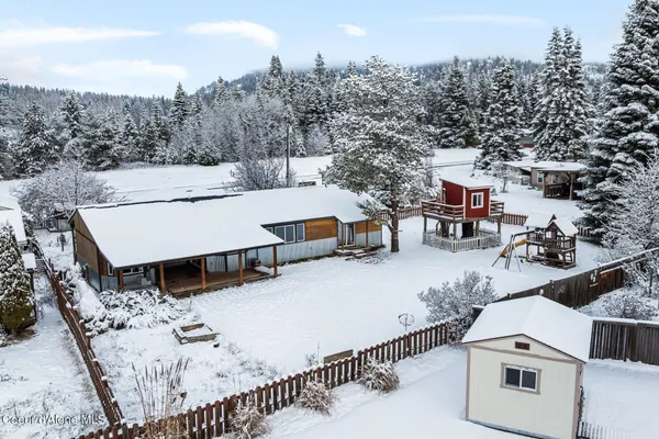 $449,000 | 44 Campbell Loop, Laclede, ID 83841