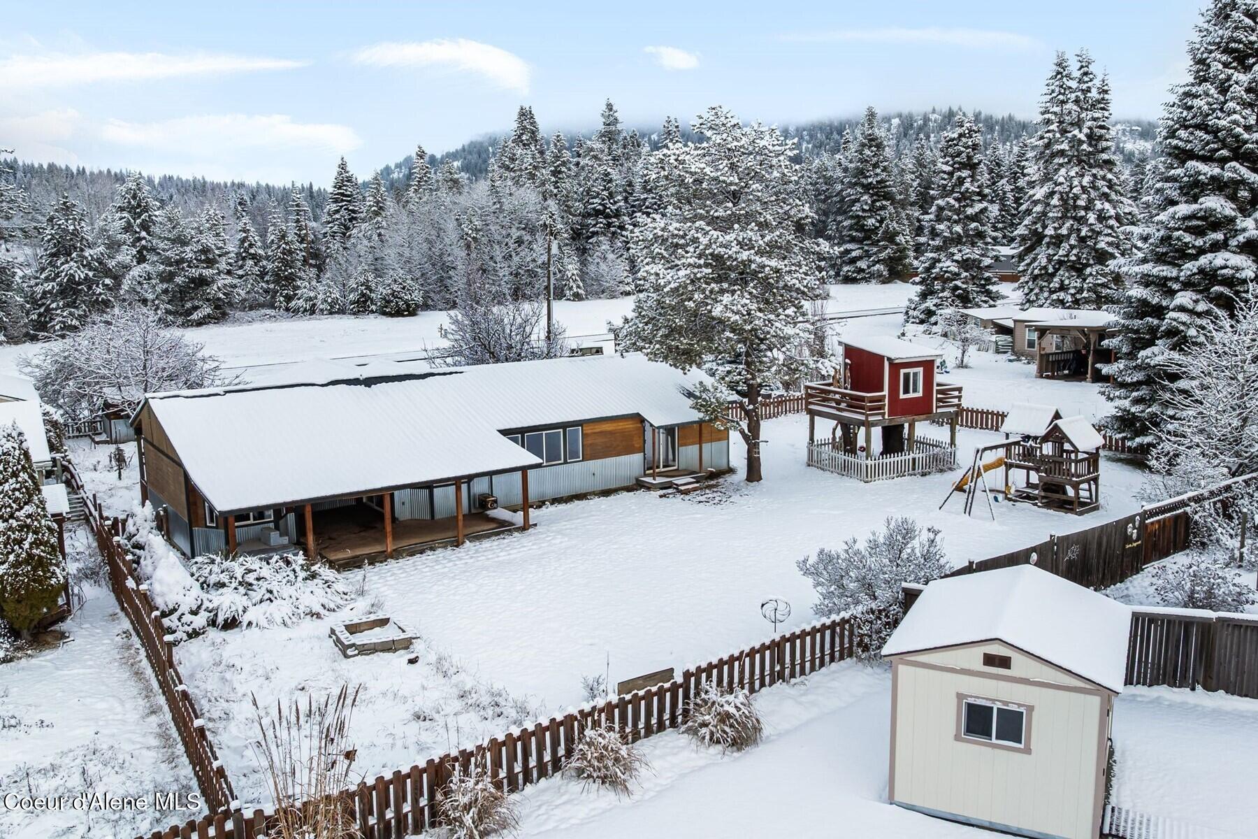 44 Campbell Loop Laclede, ID 83841 - Photo 26 of 43 .