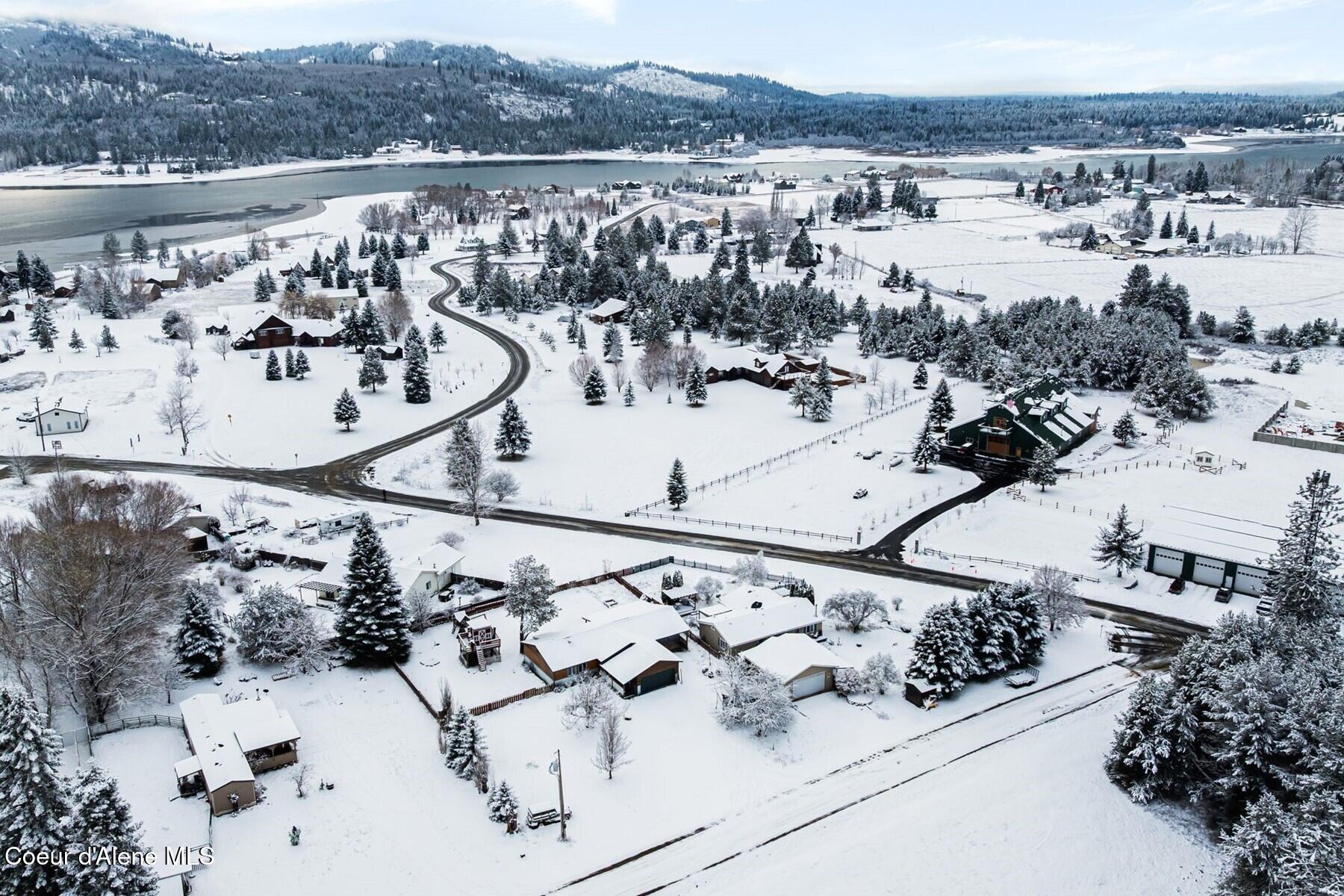 44 Campbell Loop Laclede, ID 83841 - Photo 32 of 43 .