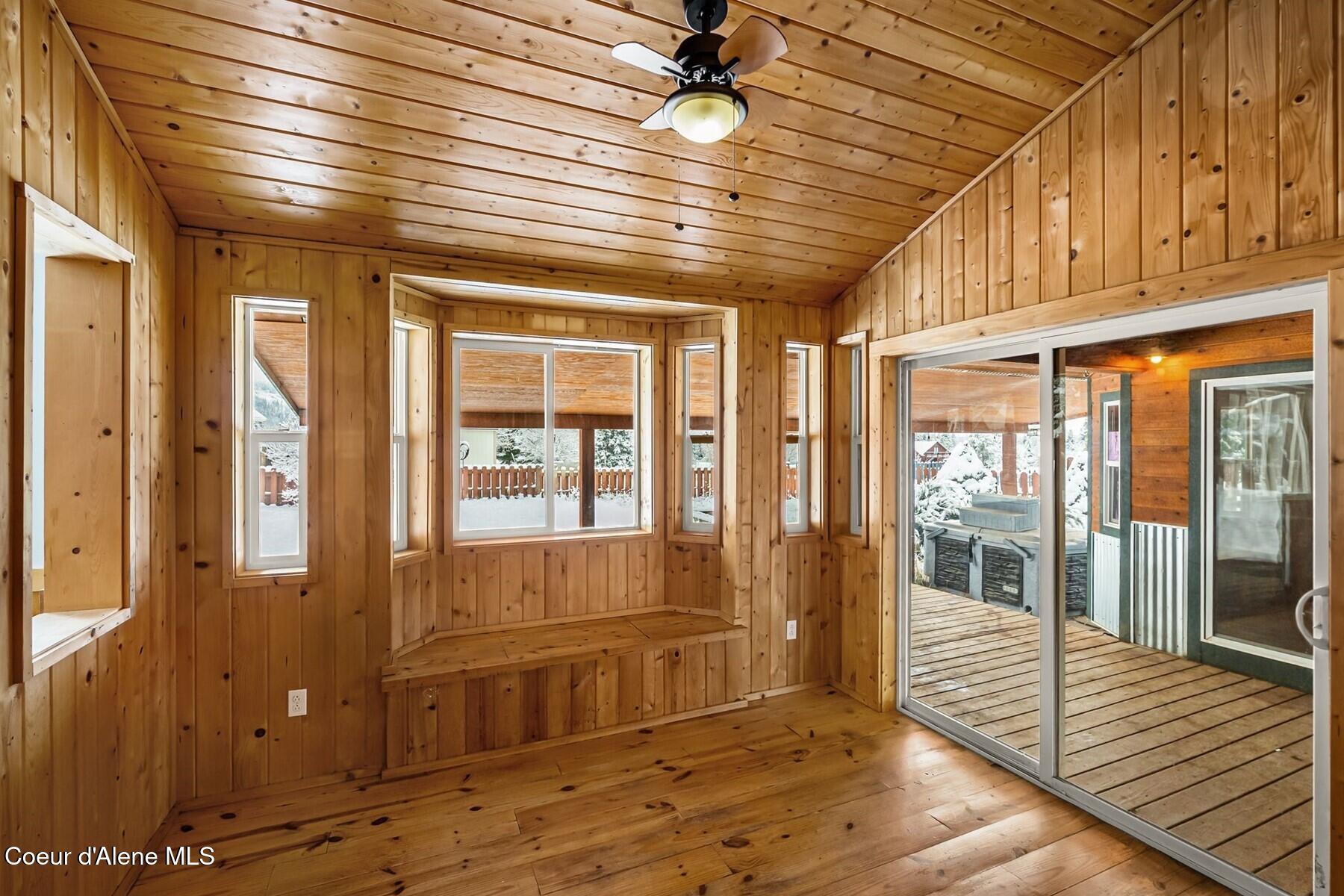 44 Campbell Loop Laclede, ID 83841 - Photo 10 of 43 Dining Area - off Kitchen