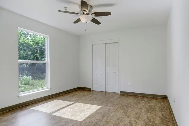 $995 | 706 West 6th Street, Unit C, Taylor, TX 76574