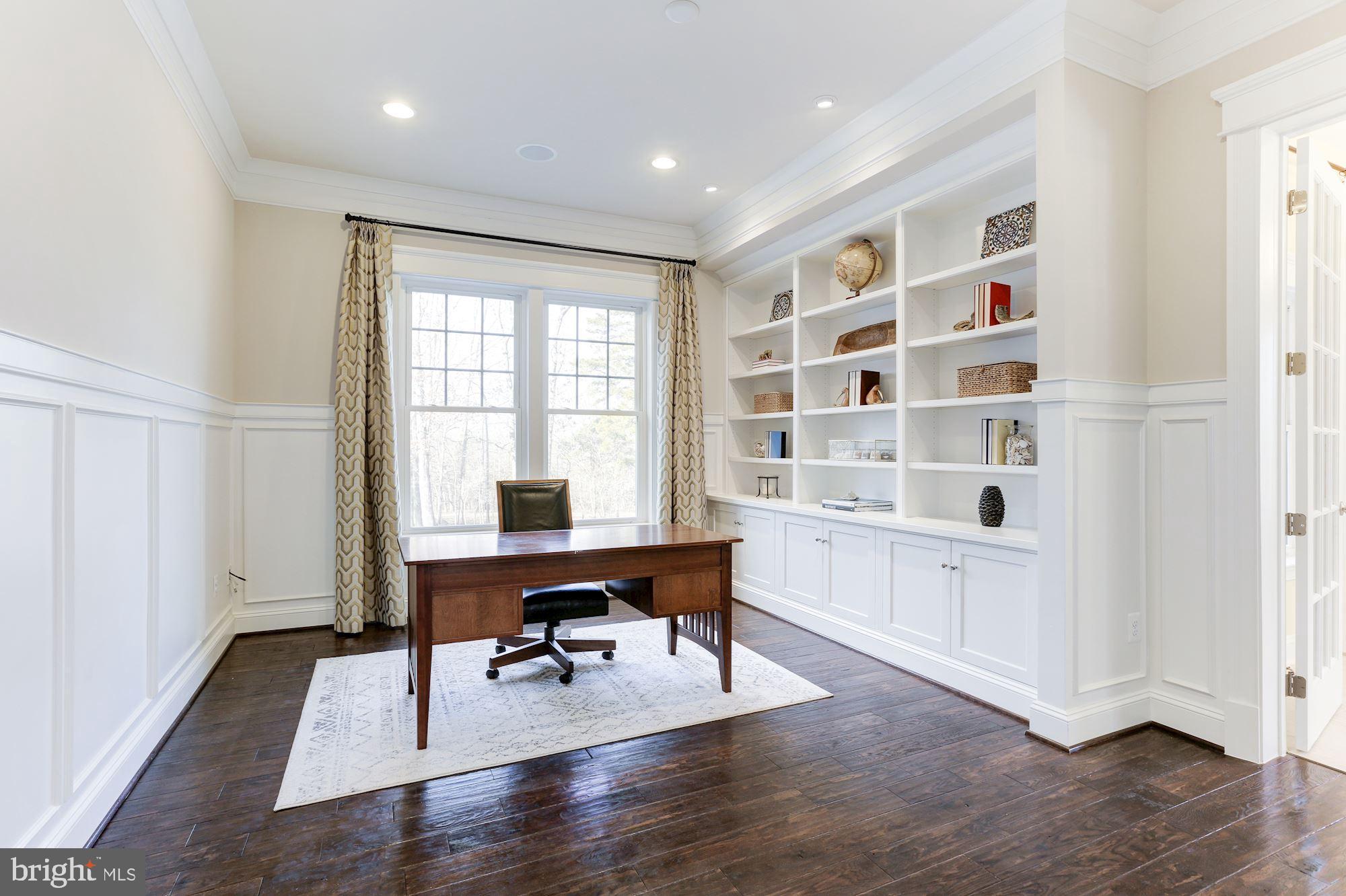 7300 Bull Run Post Office Road Centreville, VA 20121 - Photo 18 of 50 Office with custom built-ins