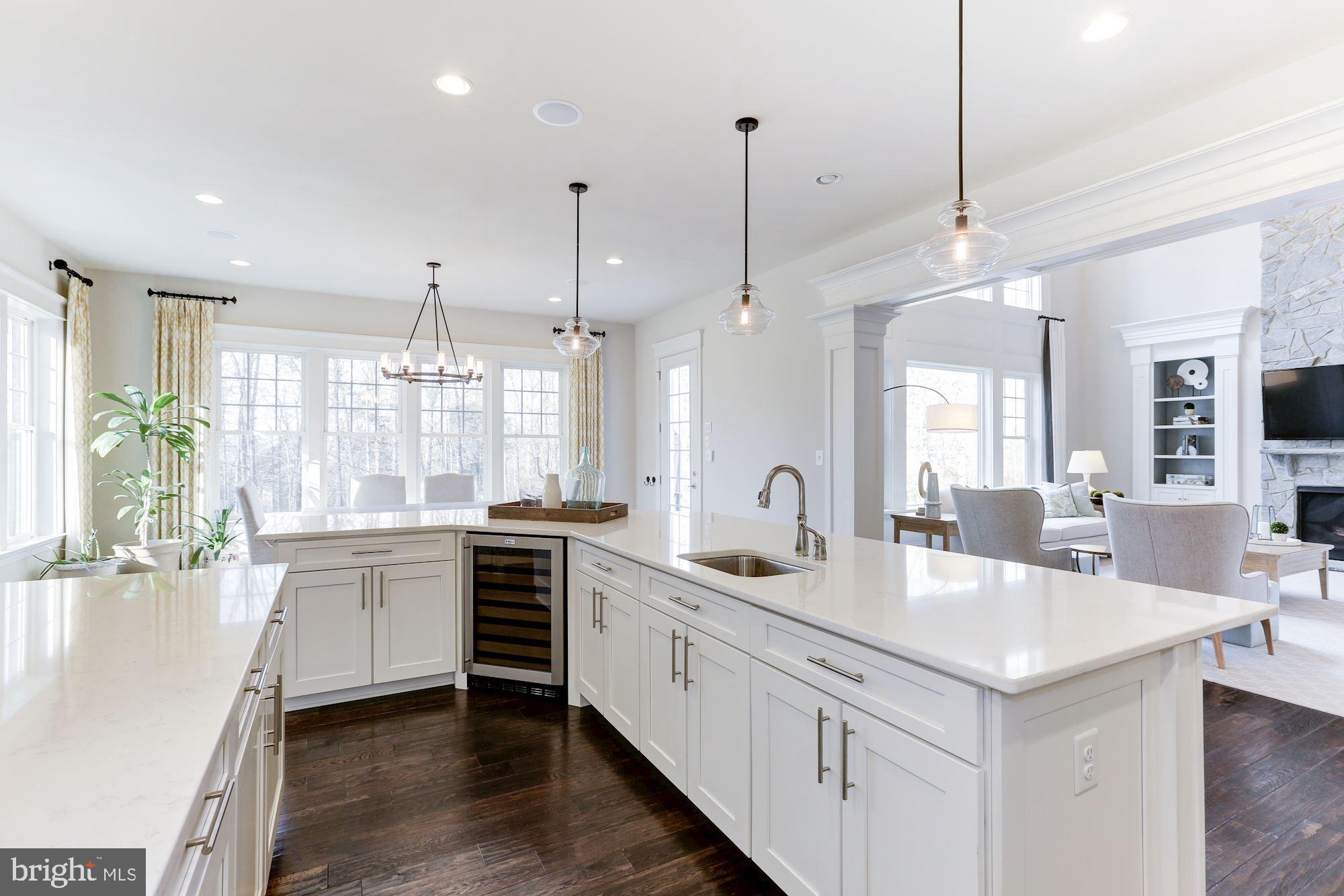 7300 Bull Run Post Office Road Centreville, VA 20121 - Photo 7 of 50 Kitchen with upgraded appliances