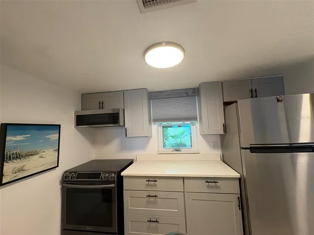 $359,900 | 464 North Paula Drive, Unit 116, Dunedin, FL 34698