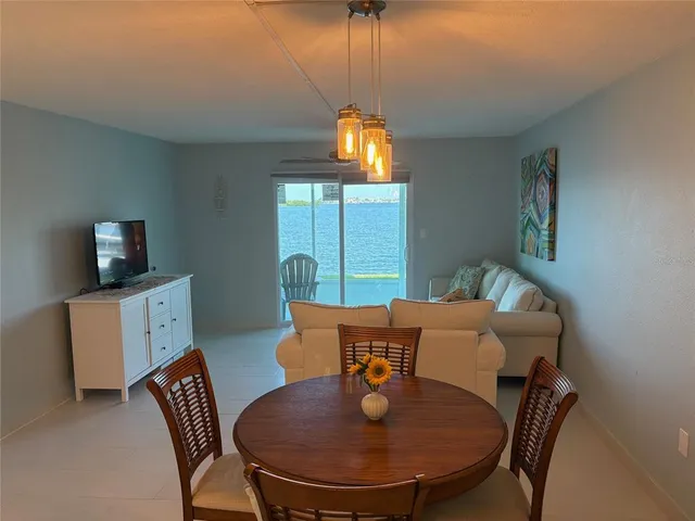 $359,900 | 464 North Paula Drive, Unit 116, Dunedin, FL 34698